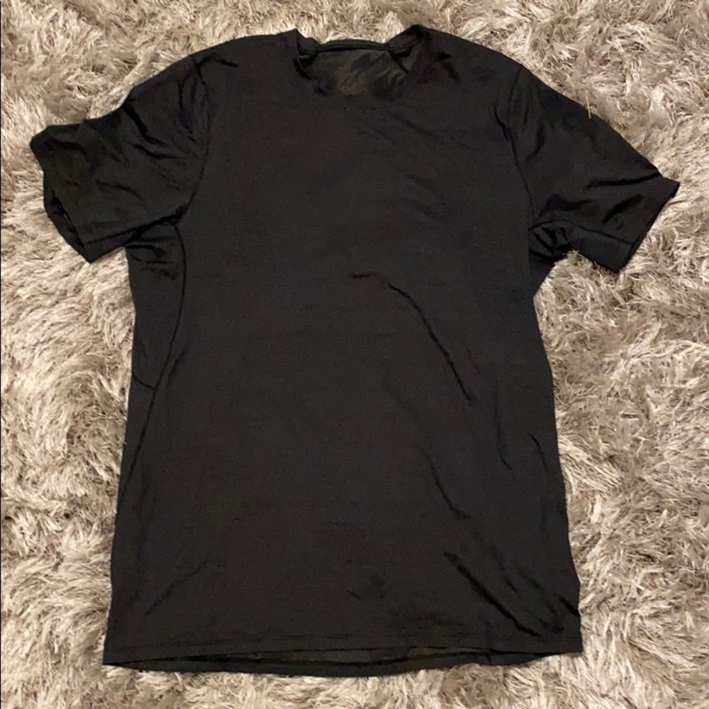 Men’s Lululemon athletic shirt. Size L